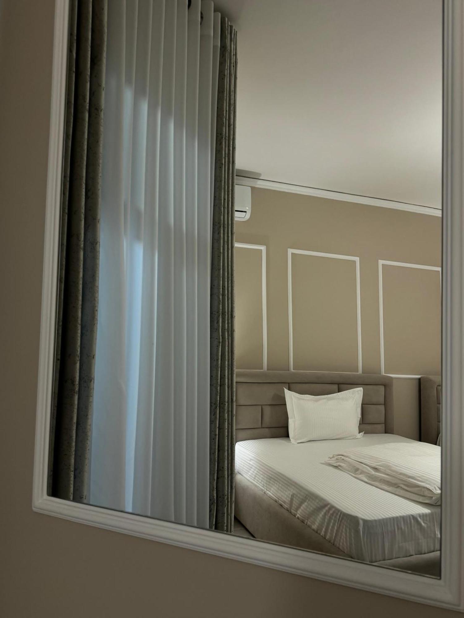 Sun Tower Luxury Suite-View From Of Tirana Center Kültér fotó
